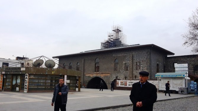 Diyarbakır’ın tarihi Ulu Camii’nden 'Teslim olun' anonsu