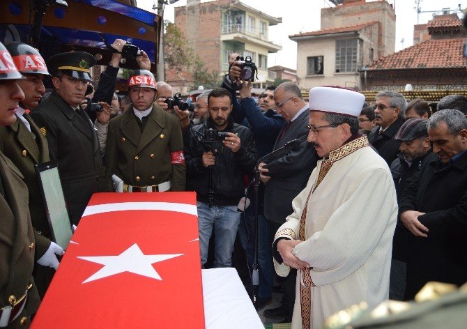 Turgutlu, Şehidini Ağıtlarla Uğurladı