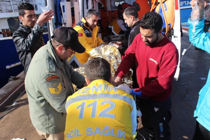 Foça'da göçmen faciası: 12 kişi öldü, 25 kişi kurtarıldı