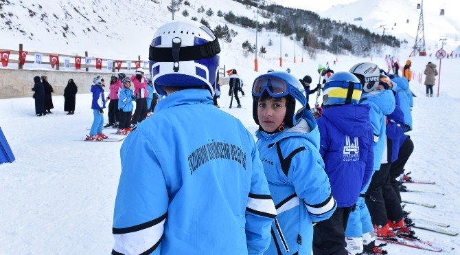 Palandöken Kayak Merkezi Yarıyıl Tatilinde Küçük Kayakçıları Ağırlayacak