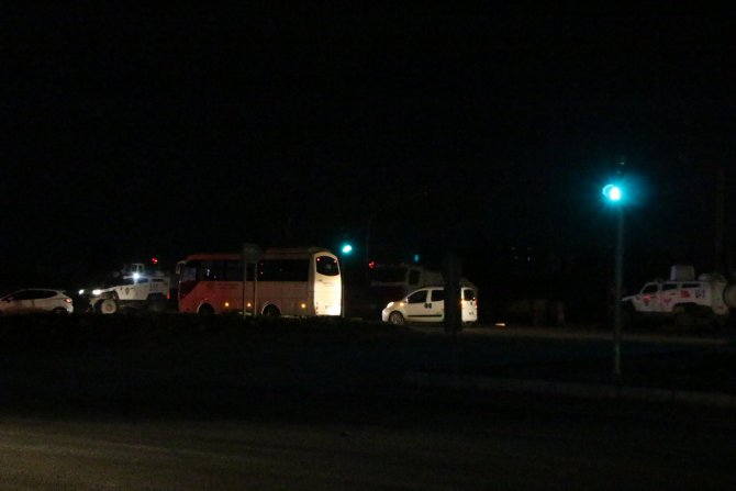 Nusaybin'de polis otobüsüne bombalı saldırı: 9 polis ve 1 sivil yaralı