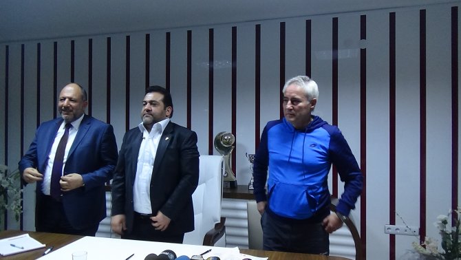 Vartaş Elazığspor, teknik direktör Coşkun Demirbakan ile sözleşme imzaladı