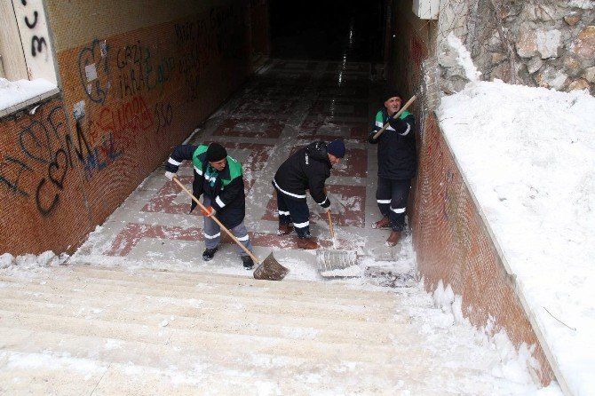 Yozgat’ta Kar Temizleme Çalışmaları Sürüyor