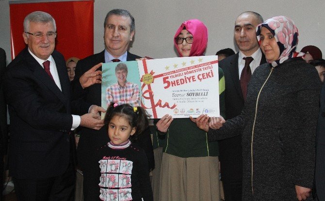 Antalya’da Okul Birincilerine ’5 Yıldızlı’ Ödül