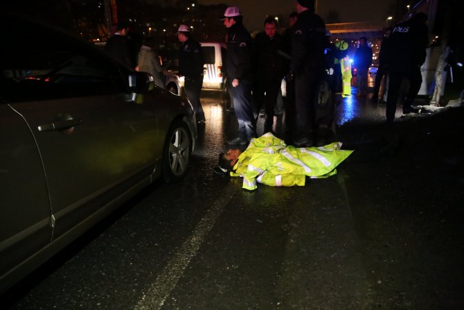 Cumhurbaşkanlığı konvoyu için güzergah alan polise araba çarptı