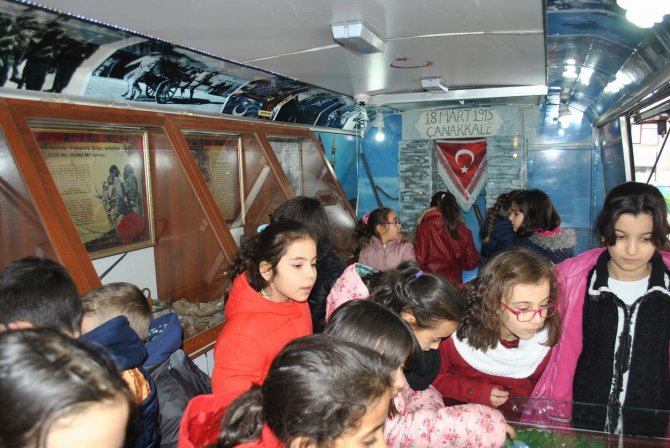 Çanakkale müze otobüsü, öğrencilerle buluştu