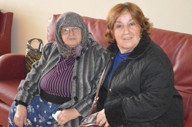 CHP’li Kadınlar Huzurevini Ziyaret Etti