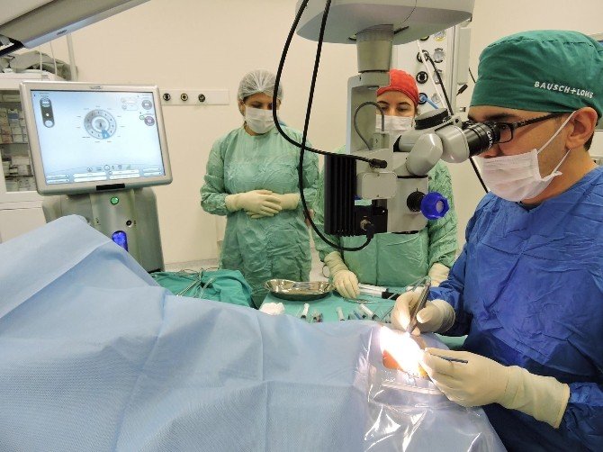 Elmalı Devlet Hastanesi’nde Fako Yöntemi İle Dikişsiz Katarakt Ameliyatı