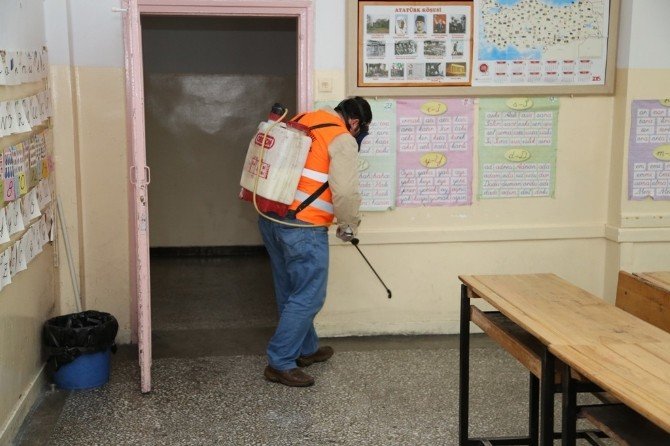Melikgazi Belediyesi Yarıyıl Tatilinde Okulları İlaçlamaya Hazır