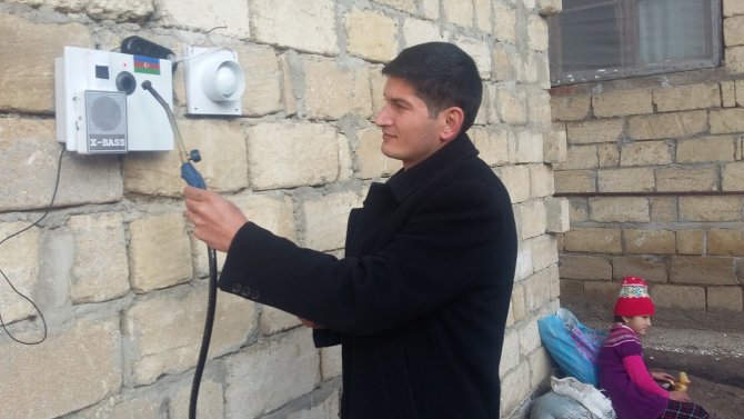 Azerbaycanlı elektrikçiden gaz sızıntısını ev sahibine telefonla bildiren alarm