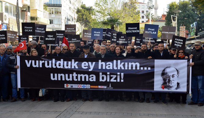 İzmir'de 'Uğur Mumcu' yürüyüşü düzenlendi