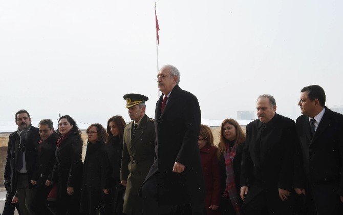 Kılıçdaroğlu, PM Ve YDK Üyeleriyle Anıtkabir’i Ziyaret Etti