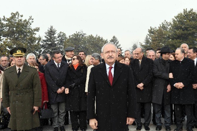 Kılıçdaroğlu, PM Ve YDK Üyeleriyle Anıtkabir’i Ziyaret Etti
