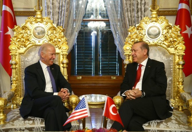 Erdoğan, Biden ile görüşüyor