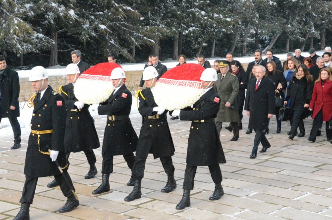 Kemal Kılıçdaroğlu, CHP yeni parti meclisi üyeleriyle Anıtkabir’i ziyaret etti