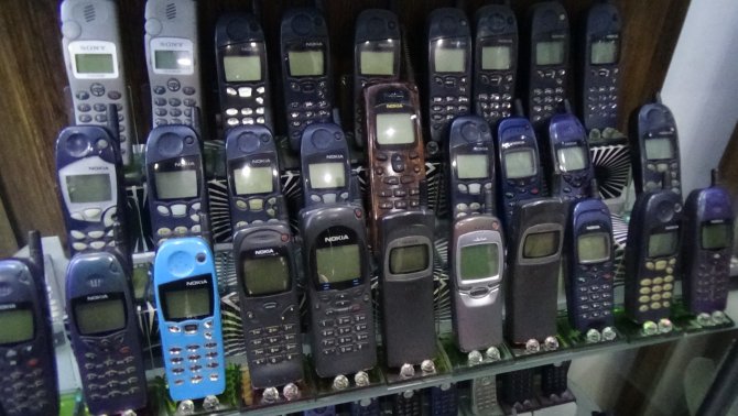 Eski cep telefonlarından 500 bin liralık koleksiyon