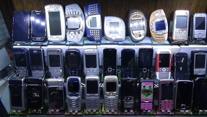 Eski cep telefonlarından 500 bin liralık koleksiyon