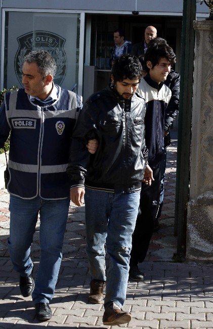 Antalya’da Oto Hırsızlığı: 3 Gözaltı