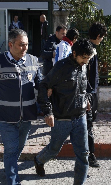 Antalya’da Oto Hırsızlığı: 3 Gözaltı