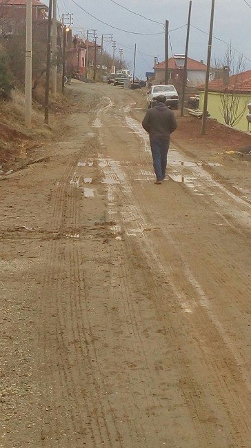 CHP’li Vekil Basmacı Kelleci Mahallesi’ne Yol Yapılmasını İstedi