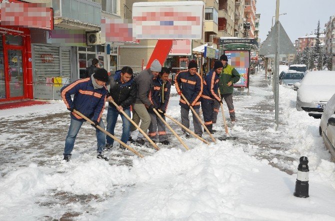 Ereğli Belediyesi’nin Karla Mücadele Çalışmaları Sürüyor