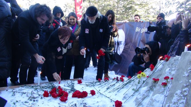 Uğur Mumcu mezarı başında anıldı