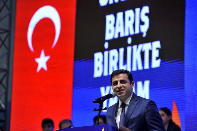 Demirtaş: Biz de Anayasa Uzlaşma Komisyonu'nda olacağız