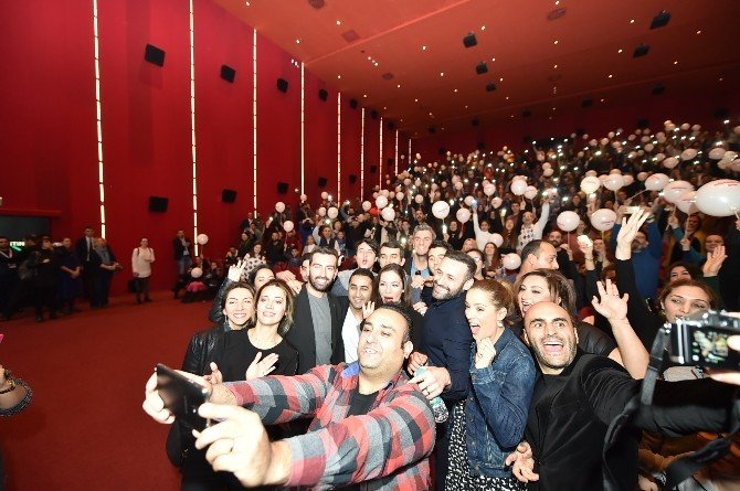 ’Dedemin Fişi’ İzmir’i Güldür Güldür Salladı