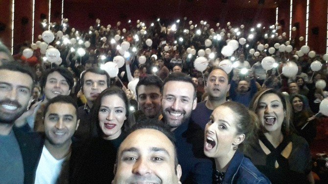 ’Dedemin Fişi’ İzmir’i Güldür Güldür Salladı