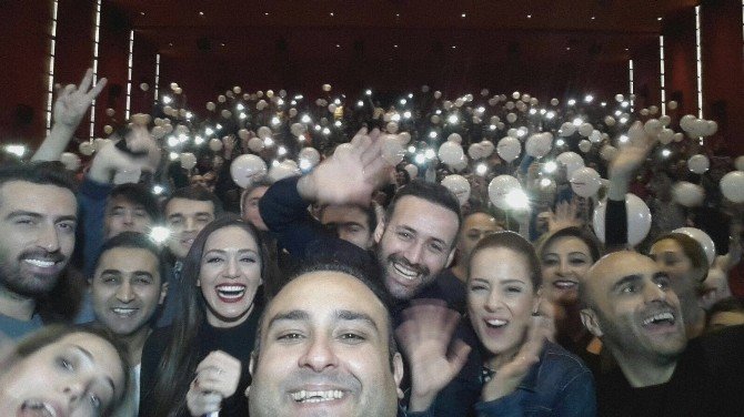 ’Dedemin Fişi’ İzmir’i Güldür Güldür Salladı