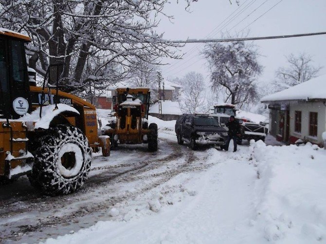 Tekkeköy Belediyesi’nin Kar Temizleme Çalışmaları Sürüyor