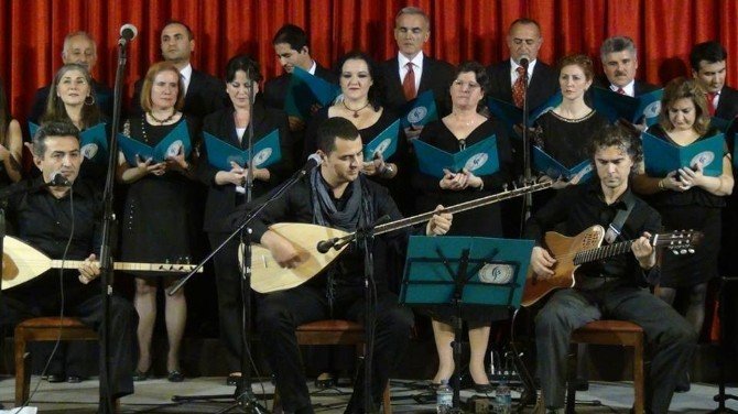 "Çeşme’den Türkü Akıyor" Konserine Davet Var