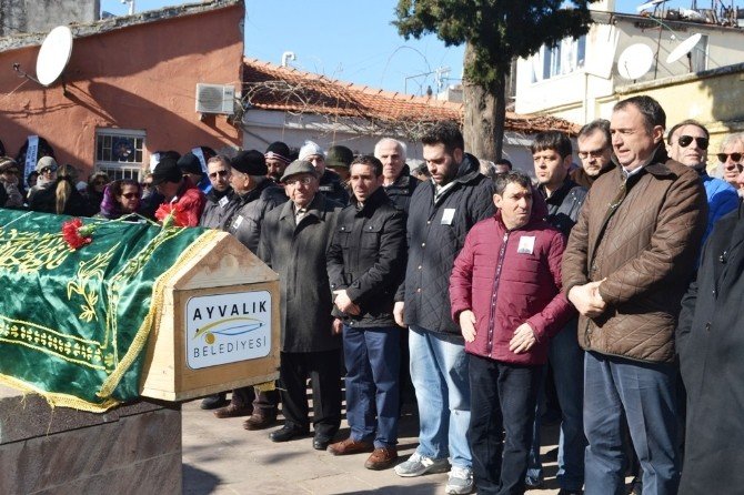 Ayvalık Esnaf Odası Başkanı Kocaer Gözyaşlarıyla Son Yolculuğuna Uğurlandı