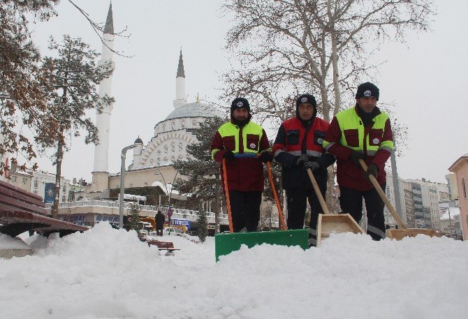 Elazığ’da Kar Nedeniyle 503 Köy Yolu Ulaşıma Kapandı