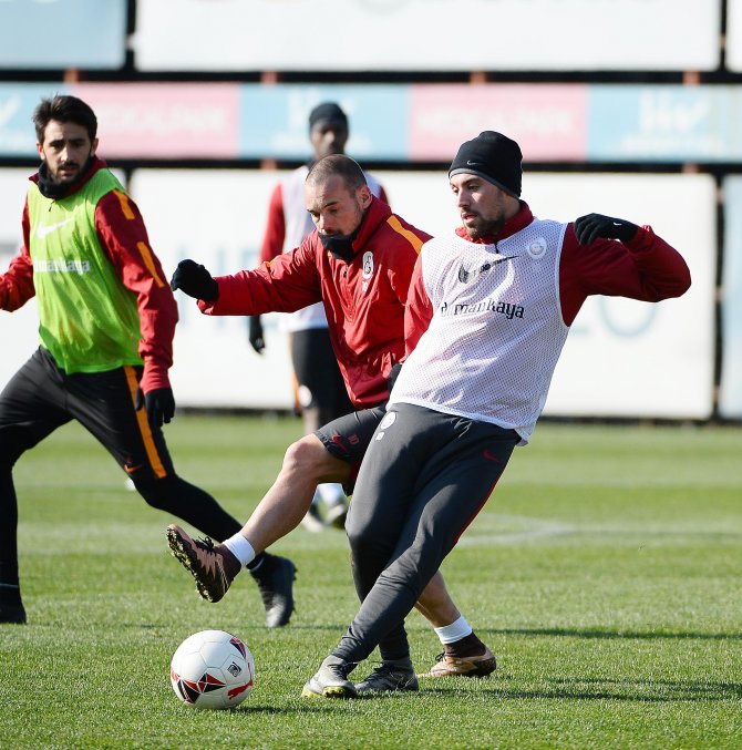 Galatasaray'da kupa ve lig hazırlıkları sürüyor