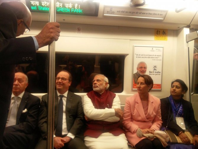 Hindistan Başbakanı Modi, Fransa Cumhurbaşkanı ile metro yolcuğu yaptı