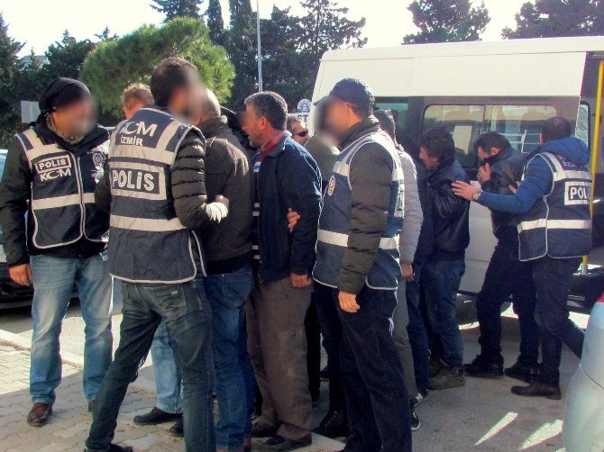 İzmir’de İnsan Kaçakçılarına Operasyon
