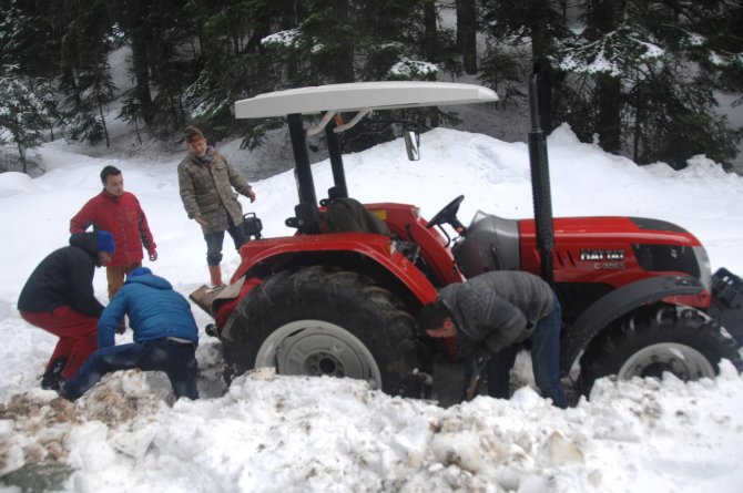 Karda mahsur kalan köylüyü KARDOFF kurtardı