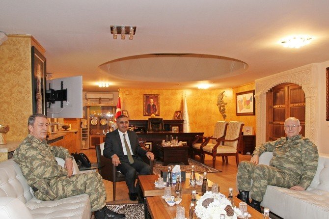 Genelkurmay Başkanı Akar Mardin’de