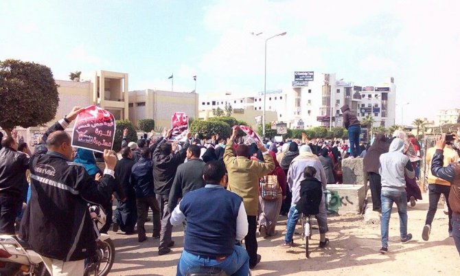 Mısır'da 'Tahrir Devrimi' kutlamaları sönük geçti