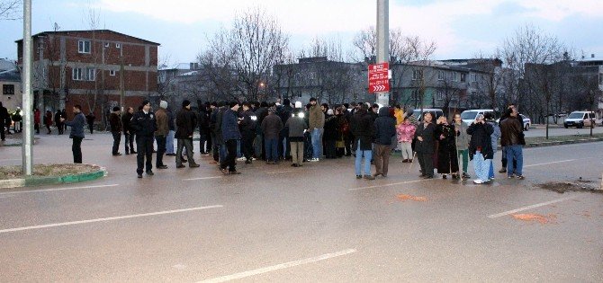 Bursa’da Vatandaşlar Saatlerce Yol Kapattı
