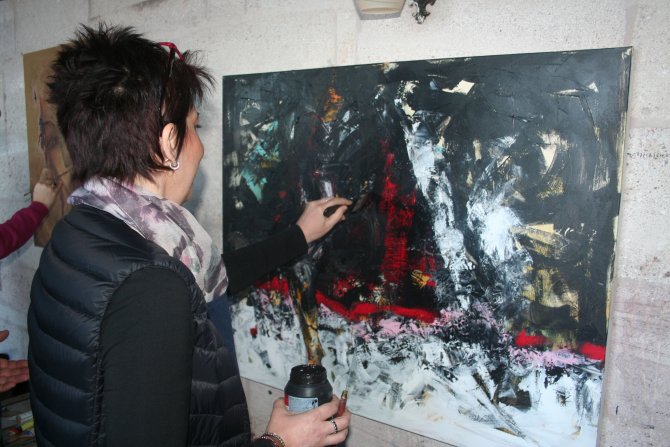 Rus ressam Larissa Belima: Sanatçılar için Türkiye bir cennet
