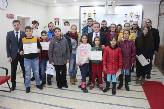 Ağrılı yüzücülerin başarısı