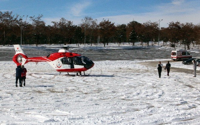 Hastaların İmdadına Ambulans Helikopter Yetişti