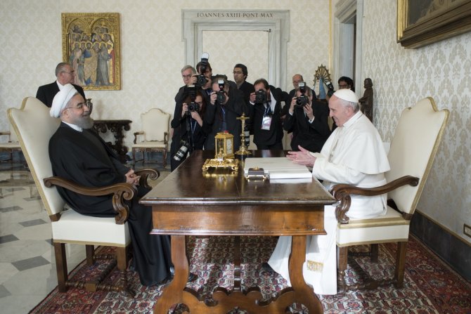 Ruhani'den Papa'ya: Benim için dua edin