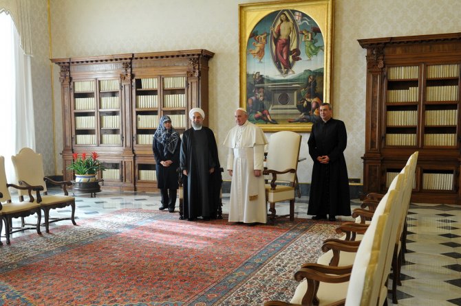 Ruhani'den Papa'ya: Benim için dua edin