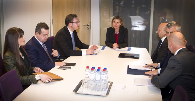 Sırbistan ve Kosova liderleri Brüksel'de görüştü