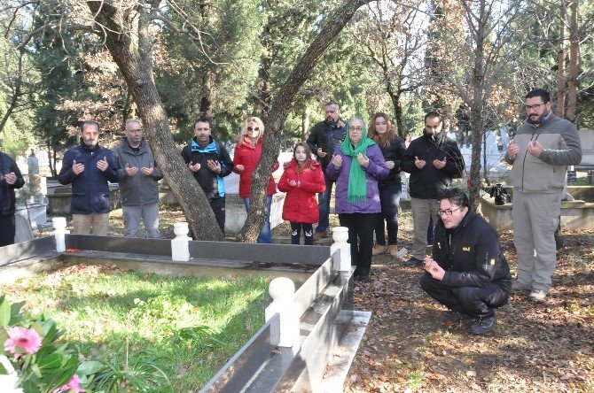 Çanakkale’nin Duayen Gazetecileri Mezarları Başında Anıldı