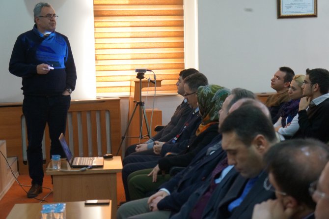 Prof. Dr. Yavaş, Erzurum'da 'Cern'i anlattı