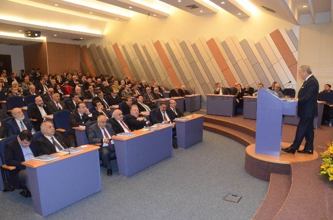 İZTO Başkanı Demirtaş: "Suriyelilere Çalışma İzni İstihdamı Derinden Etkileyecek"
